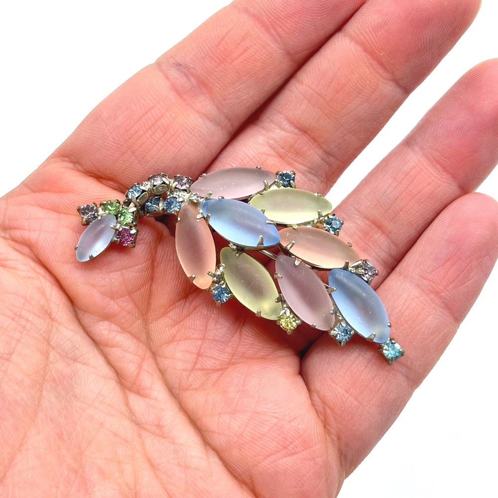 Vintage‎ Frosted Pastel Glass Marquise Rhinestone Leaf Spray Brooch Silver Tone